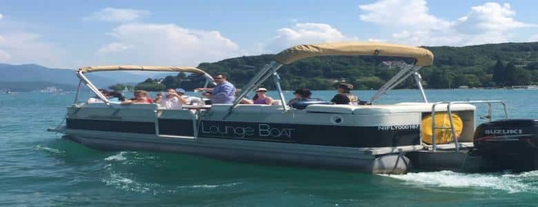 Lounge boat